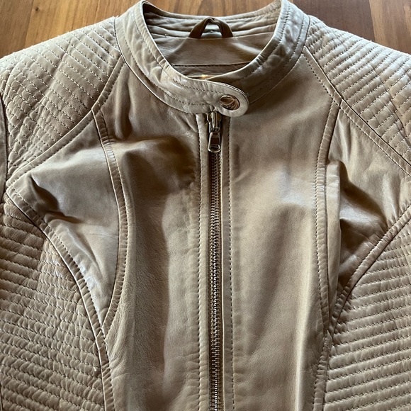 Fitted leather jacket women - Picture 2 of 6